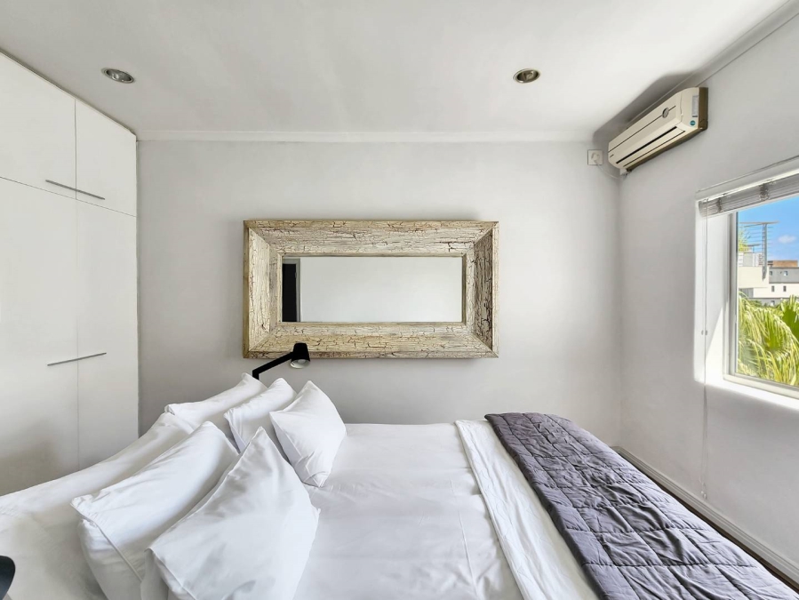 1 Bedroom Property for Sale in Sea Point Western Cape